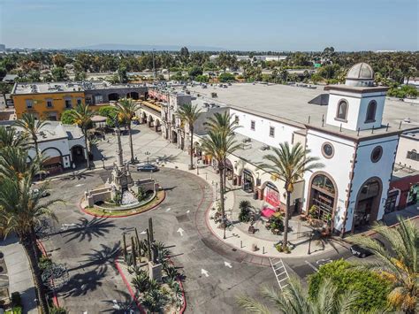 Lynwood, CA .